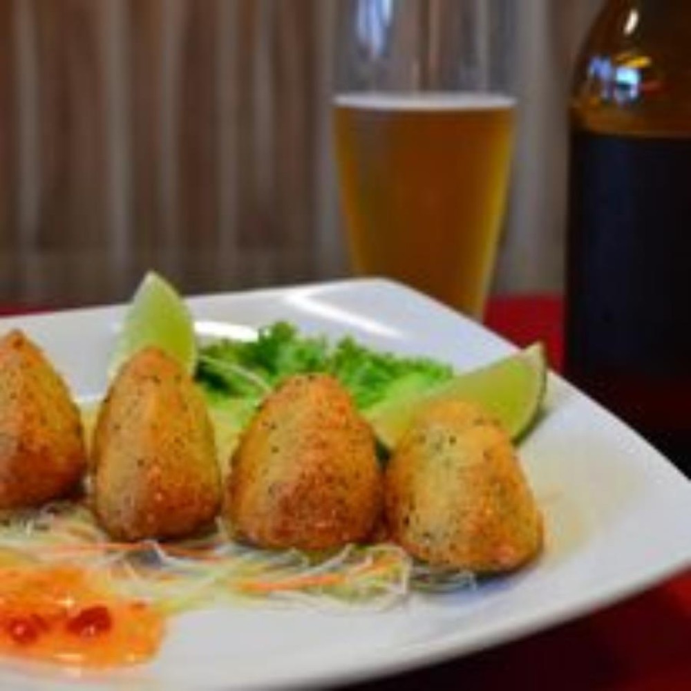 BOLINHO DE BACALHAU (4 UN) 