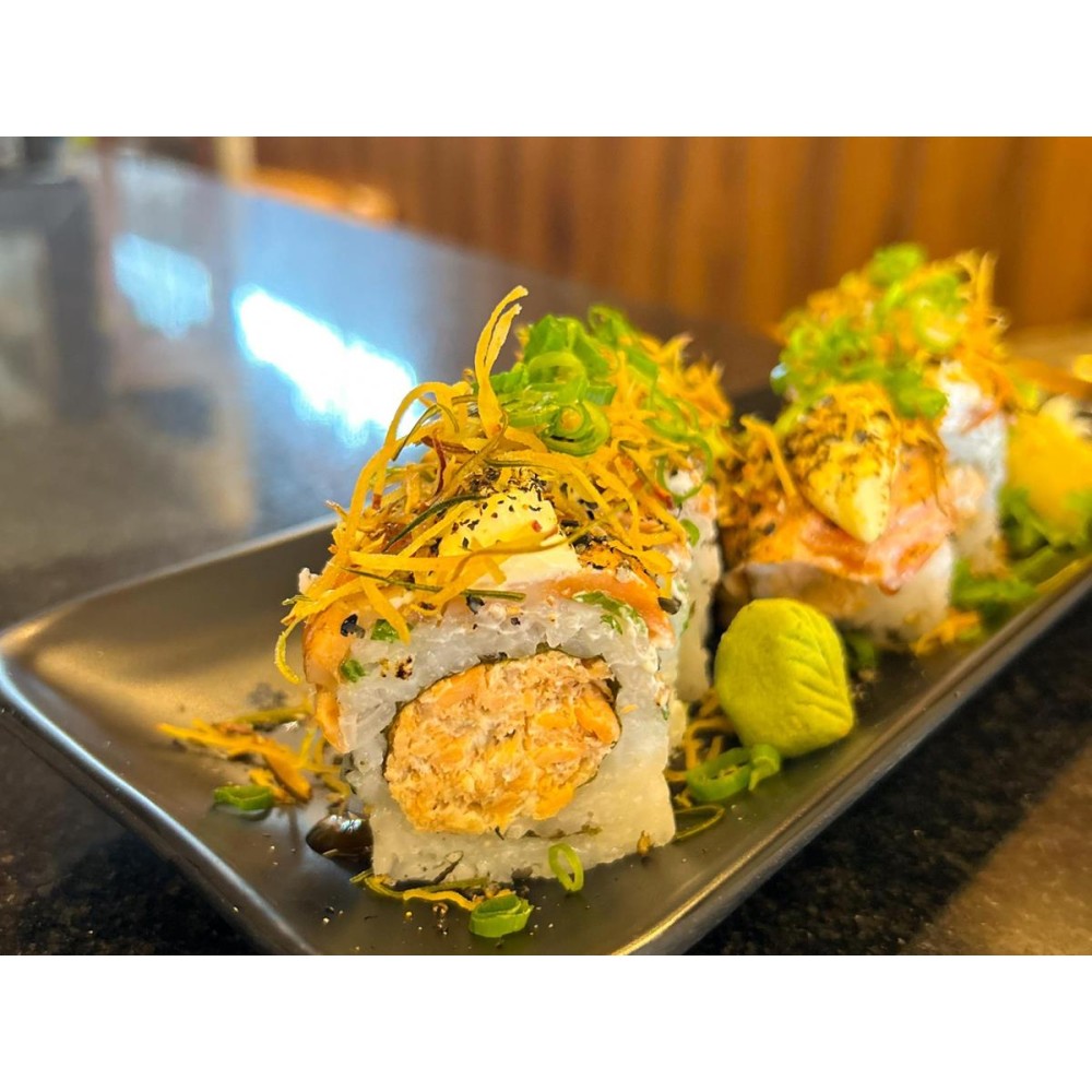 URAMAKI SHAKE GRELHADO (10 PEÇAS)