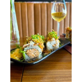 URAMAKI SHAKE GRELHADO (10 PEÇAS)