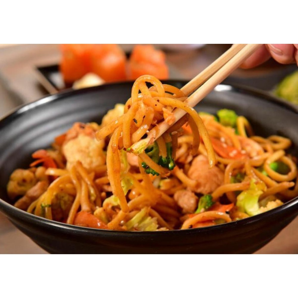 YAKISOBA DE SALMÃO 